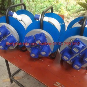 Ổ cắm kéo dài quay tay kiểu rulo KPD-432-4.0