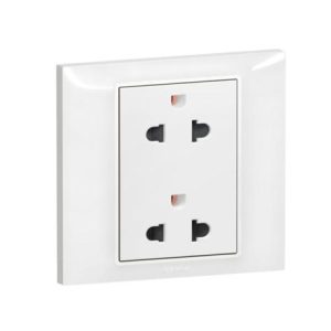 Arteor adaptor for integration of 3 modules Arteor mechanisms in Belanko S plate - 1 gang - white - B617664
